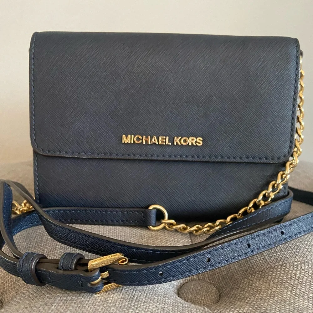Michael Kors Navy Crossbody Bag with Gold Chain - Picture 1 of 1